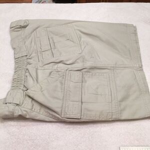 Lanesboro khaki golf shorts size 40 W 100% cotton good condition